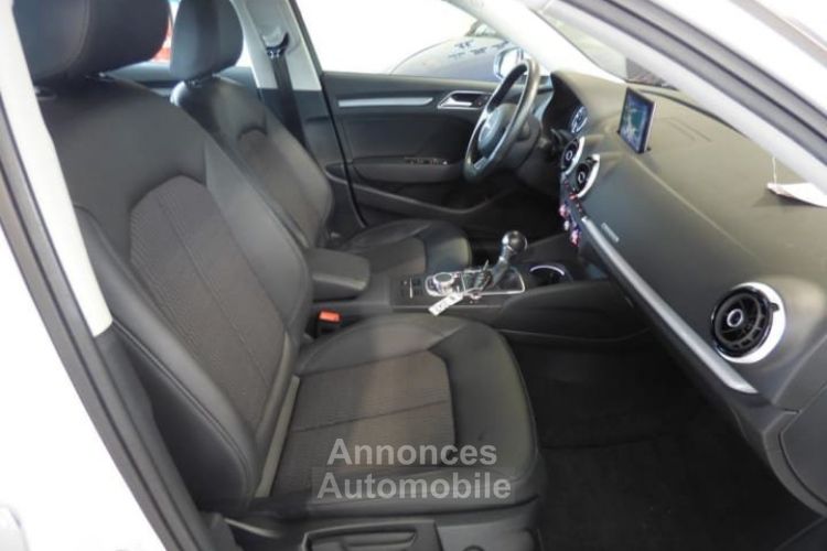 Audi A3 Sportback 1.4 TFSI e-tron 204 ch Ambiente S tronic 6 - <small></small> 19.900 € <small>TTC</small> - #10