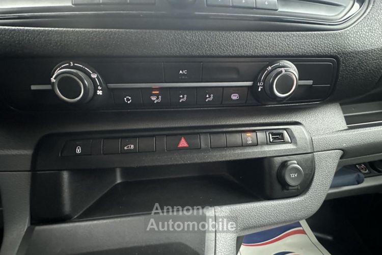 Audi A3 Sportback 1.6 TDI - 105  Attraction GPS + RADAR AR + CLIM - <small></small> 10.990 € <small>TTC</small> - #31