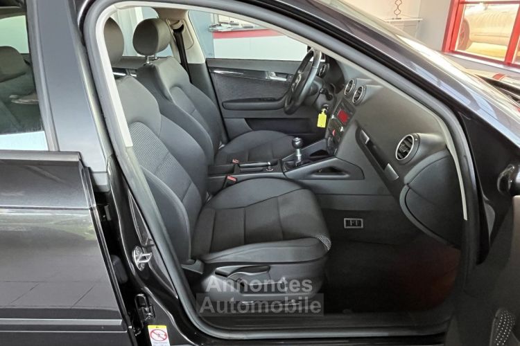 Audi A3 Sportback 1,8 160 TYPE AMBITION PACK ELECTRIQUE PARK PILOT FAUX HALOGENE RADIO CD CLIM AUTO TRES - <small></small> 9.990 € <small>TTC</small> - #7