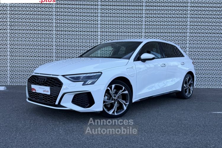 Audi A3 Sportback 40 TFSIe 204 tronic 6 Line - <small></small> 29.590 € <small>TTC</small> - #1