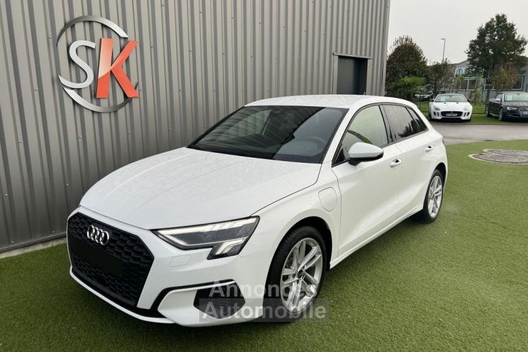 Audi A3 Sportback SPORT 40 TFSIe HYBRIDE 204CH S-TRONIC - <small></small> 27.990 € <small>TTC</small> - #1