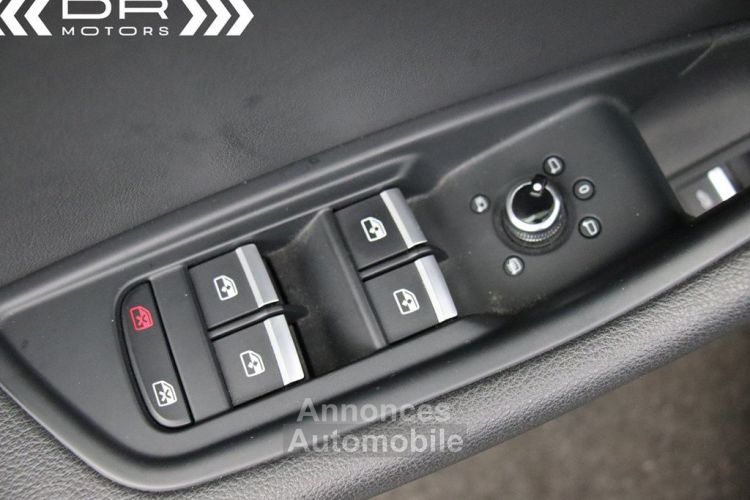 Audi A4 30TDI S-TRONIC S LINE - NAVIGATIE VIRTUAL COCKPIT LEDER MIRROR LINKALU 18" - <small></small> 26.995 € <small>TTC</small> - #46