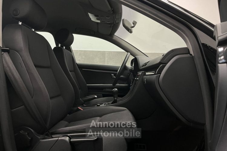 Audi A4 II (B6) 1.9 TDI 130 Pack - <small></small> 9.990 € <small>TTC</small> - #16