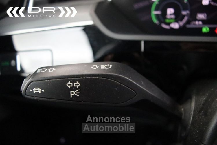 Audi e-tron 55 QUATTRO BUSINESS PLUS - LEDER LED HEAD UP DISPLAY 360° CAMERA SOH 88,8% - <small></small> 29.995 € <small>TTC</small> - #37