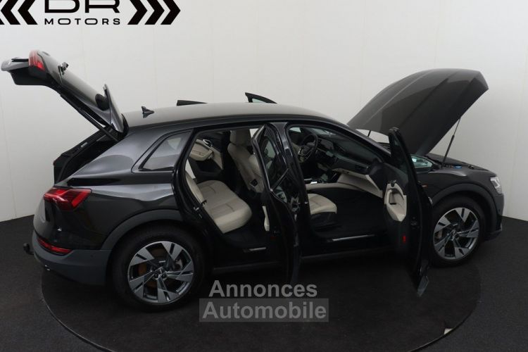 Audi e-tron 55 QUATTRO - LEDER LED NAVI TREKHAAK ALU 20" - <small></small> 34.995 € <small>TTC</small> - #12