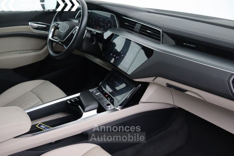 Audi e-tron 55 QUATTRO - LEDER LED NAVI TREKHAAK ALU 20" - <small></small> 34.995 € <small>TTC</small> - #15