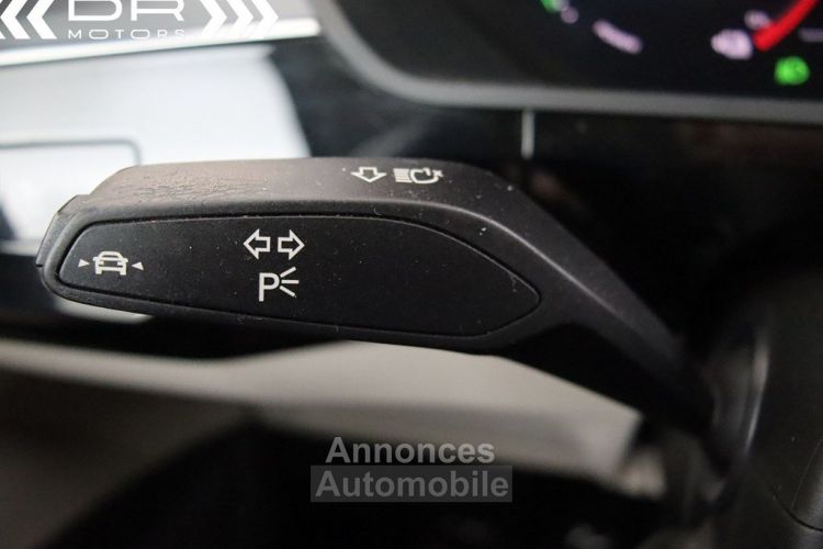 Audi e-tron 55 QUATTRO - LEDER LED NAVI TREKHAAK ALU 20" - <small></small> 34.995 € <small>TTC</small> - #32