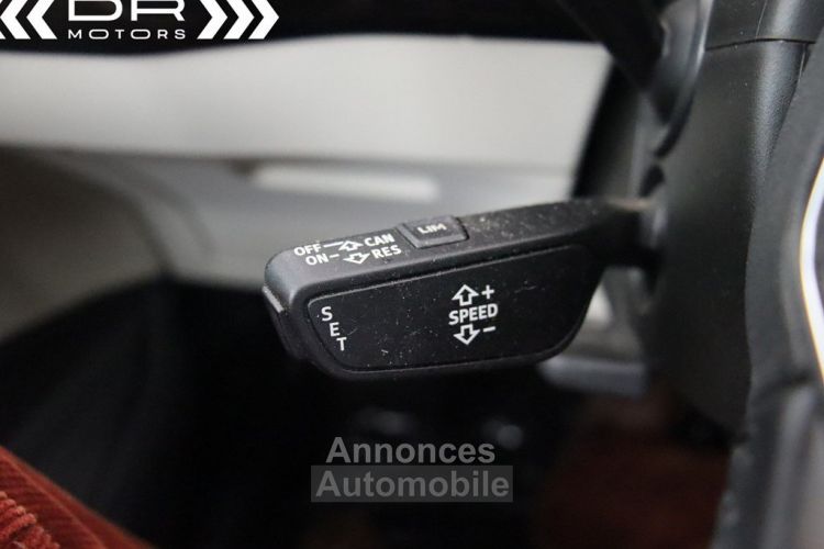 Audi e-tron 55 QUATTRO - LEDER LED NAVI TREKHAAK ALU 20" - <small></small> 34.995 € <small>TTC</small> - #33