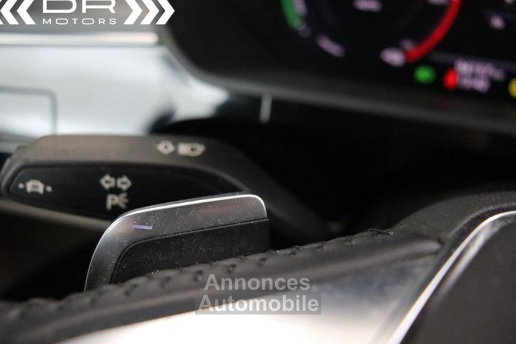 Audi e-tron 55 QUATTRO - LEDER LED NAVI TREKHAAK ALU 20" - <small></small> 34.995 € <small>TTC</small> - #34