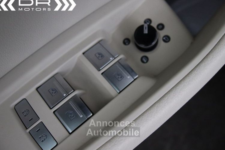 Audi e-tron 55 QUATTRO - LEDER LED NAVI TREKHAAK ALU 20" - <small></small> 34.995 € <small>TTC</small> - #43