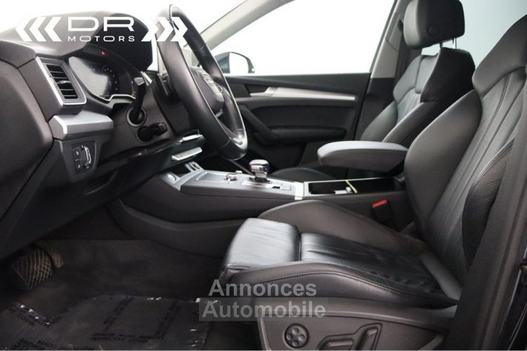 Audi Q5 50TFSIe Quattro S-TRONIC BUSINESS PLUS - LED LEDER VIRTUAL COCKPIT - <small></small> 32.995 € <small>TTC</small> - #18