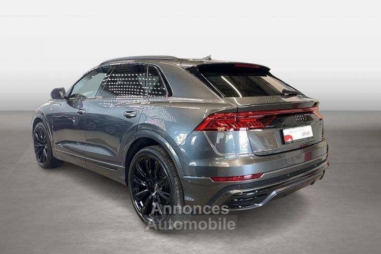 Audi Q8 55 TFSIe Quattro/Pano/Attelage - <small></small> 73.900 € <small>TTC</small> - #2