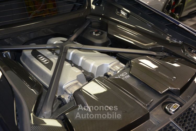 Audi R8 Performance  V10 620 Quattro S Tronic Immat France Full Carbone Ligne titane QuickSilver - <small></small> 159.900 € <small>TTC</small> - #17