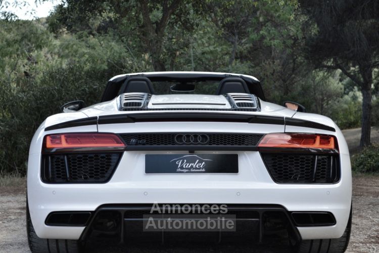 Audi R8 Spyder MAGNIFIQUE AUDI R8 SPYDER 5.2 FSI V10 PLUS 610ch S-TRONIC VALEUR NEUF + DE 245Ke B&O MAGNETIC RIDE CARBONE INT + EXT ECHAP. SPORT CARPLAY CAMERA LASER - <small></small> 139.990 € <small>TTC</small> - #15