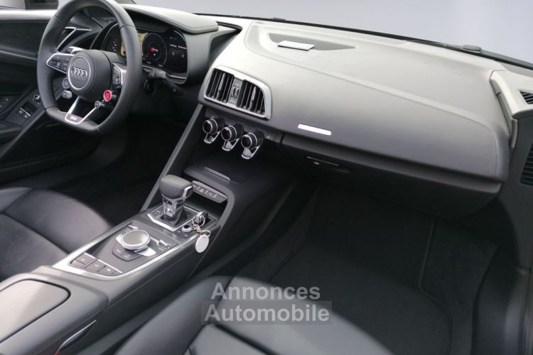 Audi R8 Spyder performance 620ch BLACK & WHITE Edition Première main Garantie 12 mois - <small></small> 151.000 € <small></small> - #17