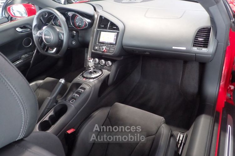 Audi R8 Spyder V10 525ch S tronic Caméra MAGNETICRIDE freins céramique B&O deuxième main Garantie 12 mois Suivi complet - <small></small> 90.000 € <small>TTC</small> - #13