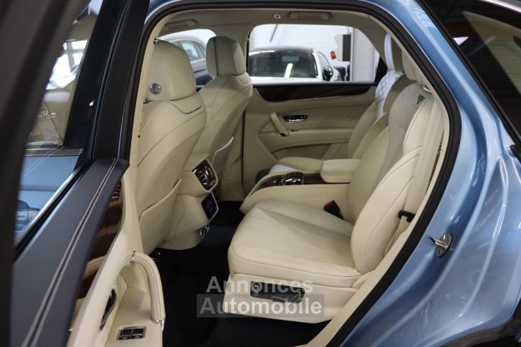 Bentley Bentayga 6.0 W12 608 ch 4WD First Edition ACC TOP 360° 1èreM Sièges AV,AR chauffants électriques , AV massants , Chauffants , Garantie 12 mois - <small></small> 145.590 € <small></small> - #11