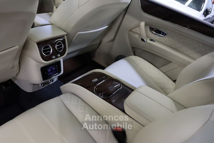 Bentley Bentayga 6.0 W12 608 ch 4WD First Edition ACC TOP 360° 1èreM Sièges AV,AR chauffants électriques , AV massants , Chauffants , Garantie 12 mois - <small></small> 145.590 € <small></small> - #24