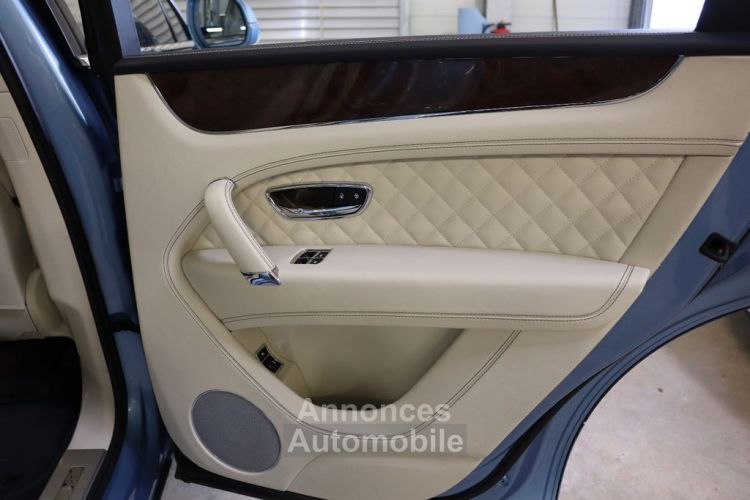 Bentley Bentayga 6.0 W12 608 ch 4WD First Edition ACC TOP 360° 1èreM Sièges AV,AR chauffants électriques , AV massants , Chauffants , Garantie 12 mois - <small></small> 145.590 € <small></small> - #25