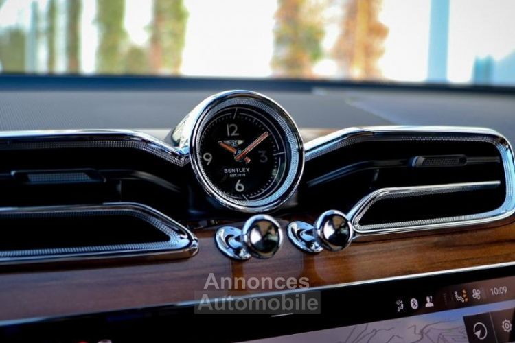 Bentley Bentayga EWB Azure 4.0 V8 550ch - <small></small> 318.000 € <small>TTC</small> - #19