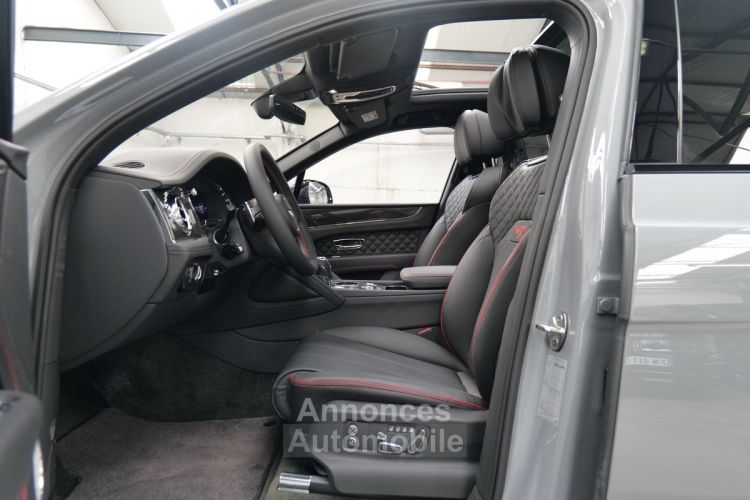 Bentley Bentayga New S Hybrid 1ere Main Francais Tva Recuperable Gps Toit Ouvrant Panoramique Virtual Cockpit Homelink Ja 22 Carbone Ext Dvd Arriere Surpique Rouge Ang - <small></small> 300.000 € <small></small> - #7