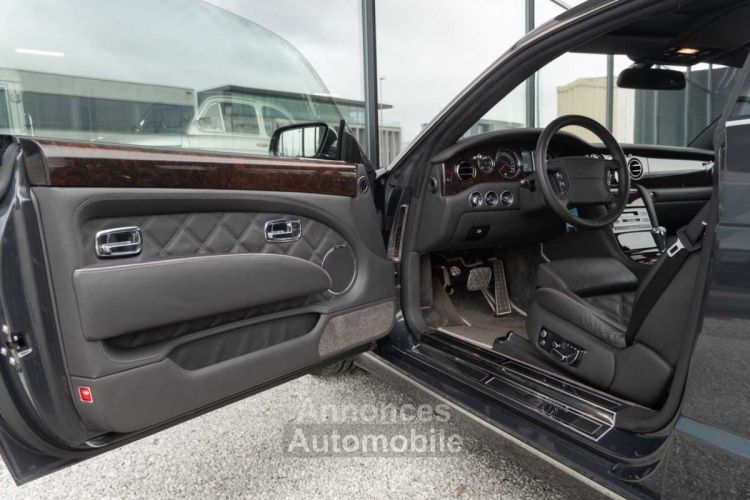 Bentley Brooklands FlyingB Mascot Mulliner SportPack Walnut RearView - <small></small> 149.900 € <small>TTC</small> - #16