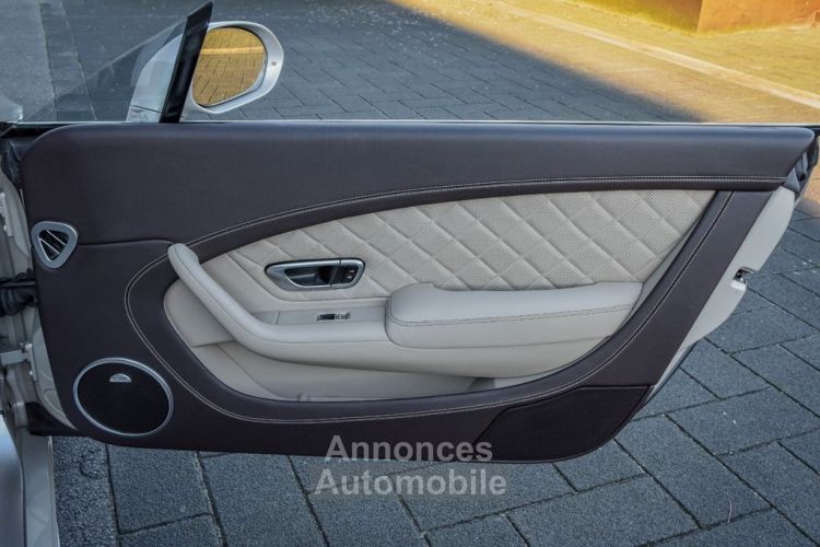 Bentley Continental GTC 4.0 V8 S 528 Ch 4WD*ACC *JA20* 1èreM* MULLINER*MASSAGE* Sièges Chauffants Massants Ventilés * Garantie 12 Mois Prémium - <small></small> 145.590 € <small>TTC</small> - #29