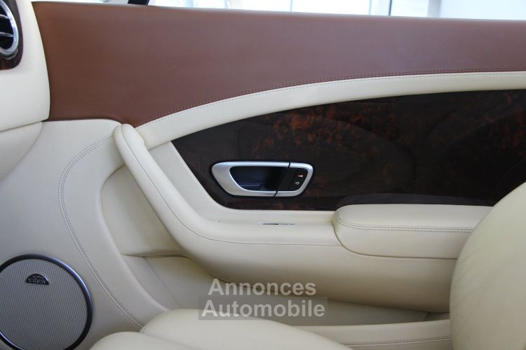 Bentley Continental GTC V8 4.0 507 Ch - <small>A partir de </small>990 EUR <small>/ mois</small> - #15