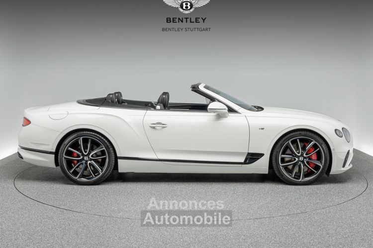 Bentley Continental GTC V8 4.0 S 549 BLACKLINE Mulliner B&O 1èreM Entretien Certified by Bentley, Blanc Glacier Sièges Massants Et Ventilés Garantie 12 Mois Prémium - <small></small> 224.990 € <small></small> - #3