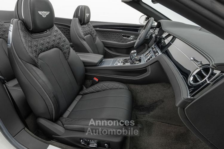 Bentley Continental GTC V8 4.0 S 549 BLACKLINE Mulliner B&O 1èreM Entretien Certified by Bentley, Blanc Glacier Sièges Massants Et Ventilés Garantie 12 Mois Prémium - <small></small> 224.990 € <small></small> - #9