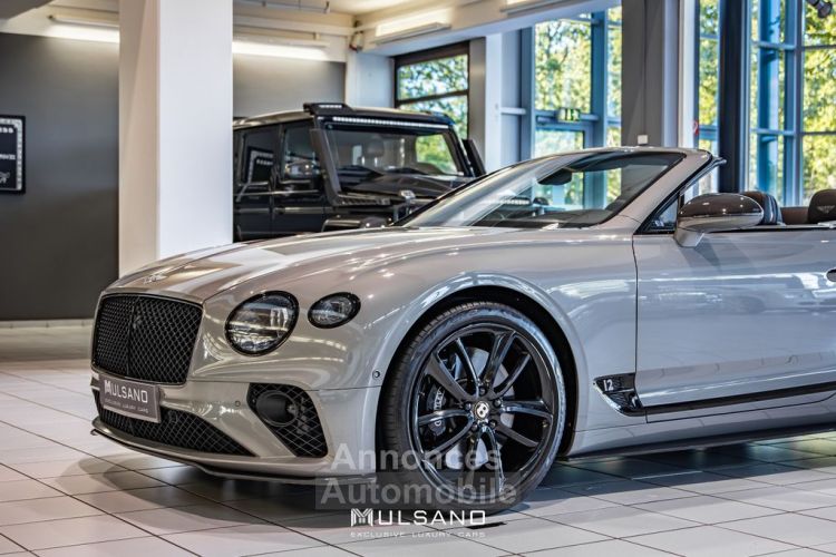 Bentley Continental GTC W12 6.0 635  AKRAPOVIC STARTECH CARBON MULLINER 360° B&O Entretien Bentley  Sièges Massants Et Ventilés Garantie 12 Mois Prémium - <small></small> 227.990 € <small>TTC</small> - #18