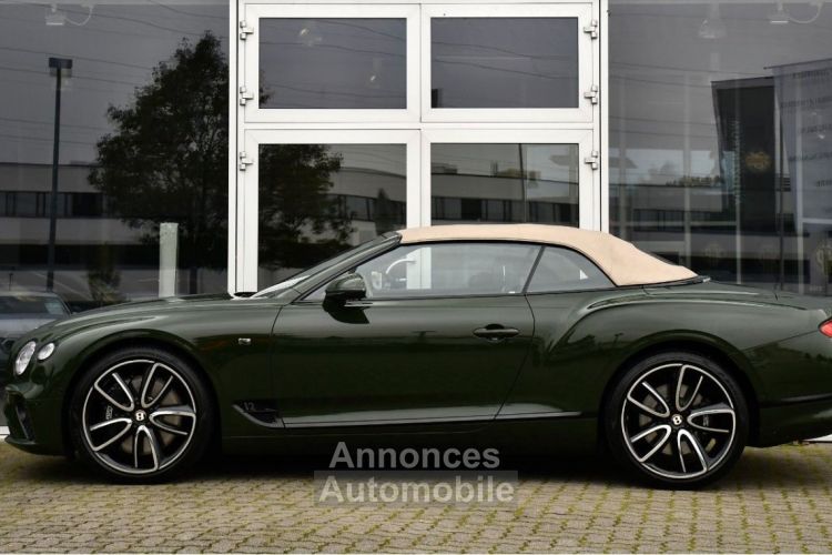 Bentley Continental GTC W12 First Edition 635ch Affichage tête haute Vision nocturne Garantie - <small></small> 222.000 € <small>TTC</small> - #8