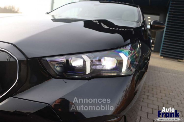 BMW i5 40- M-SPORT TREKHK PANO B&W DRIV PRO 20 - <small></small> 67.950 € <small>TTC</small> - #11