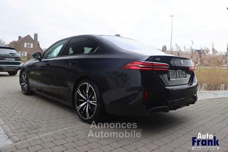 BMW i5 40 M-SPORT PANO 360CAM DRIV+PARK PRO H&K - <small></small> 64.950 € <small>TTC</small> - #5