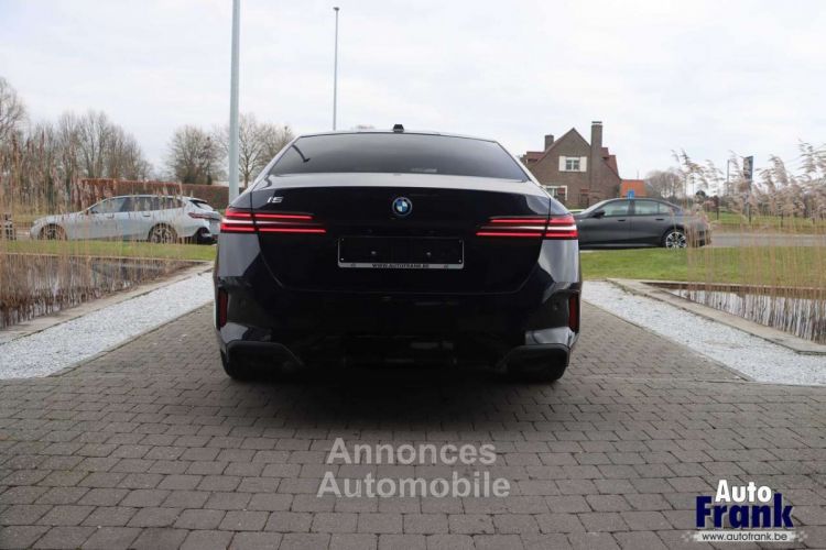 BMW i5 40 M-SPORT PANO 360CAM DRIV+PARK PRO H&K - <small></small> 64.950 € <small>TTC</small> - #6