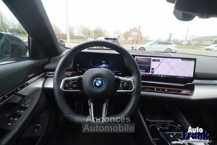 BMW i5 40 M-SPORT PANO 360CAM DRIV+PARK PRO H&K - <small></small> 64.950 € <small>TTC</small> - #28