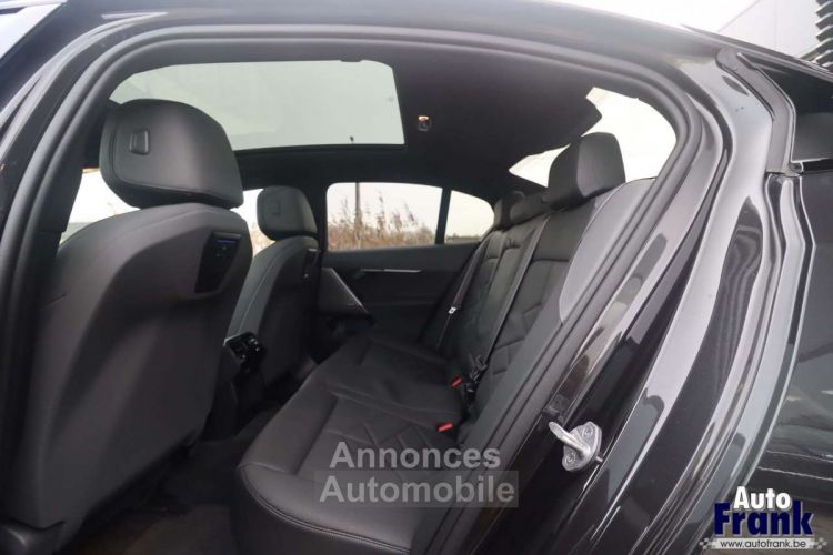 BMW i5 40 M-SPORT PANO 360CAM TREKHK COMFRTZETL - <small></small> 79.950 € <small>TTC</small> - #25