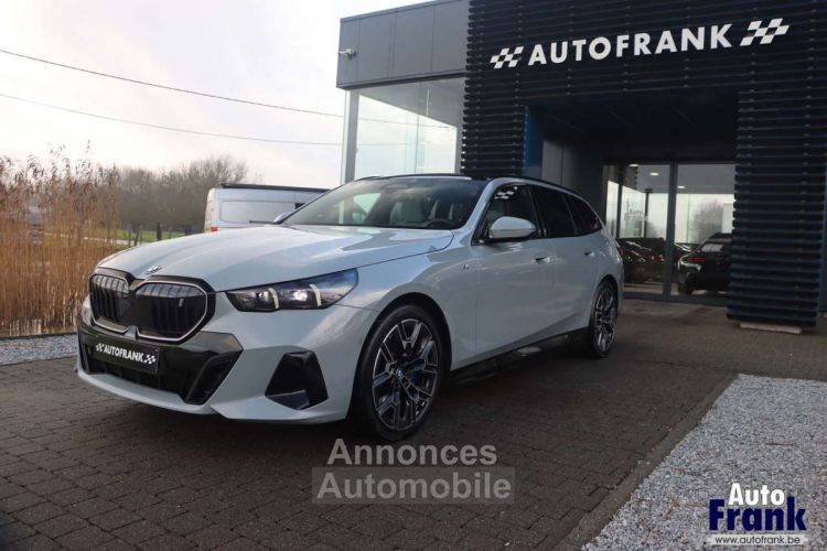 BMW i5 40 TOUR M-SPORT PANO SUSP PRO 360CAM B&W - <small></small> 72.950 € <small>TTC</small> - #3