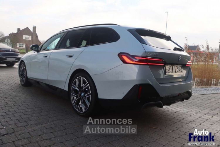 BMW i5 40 TOUR M-SPORT PANO SUSP PRO 360CAM B&W - <small></small> 72.950 € <small>TTC</small> - #5