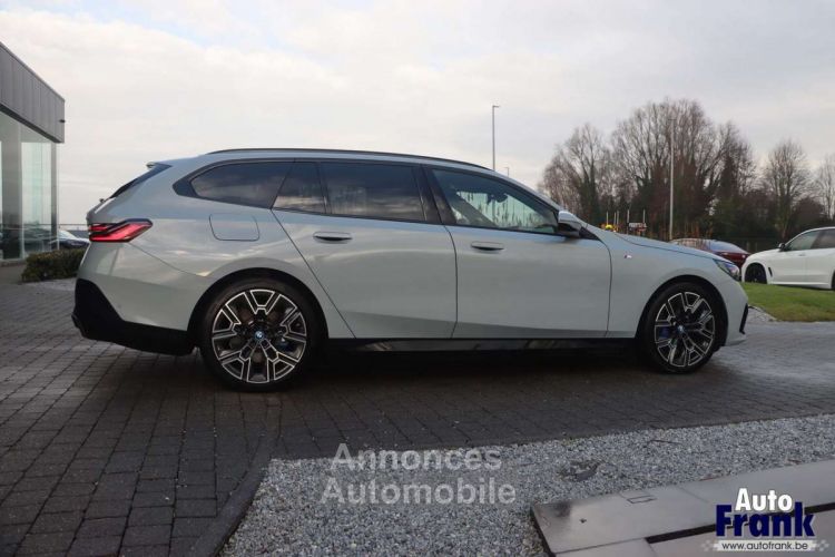 BMW i5 40 TOUR M-SPORT PANO SUSP PRO 360CAM B&W - <small></small> 72.950 € <small>TTC</small> - #8