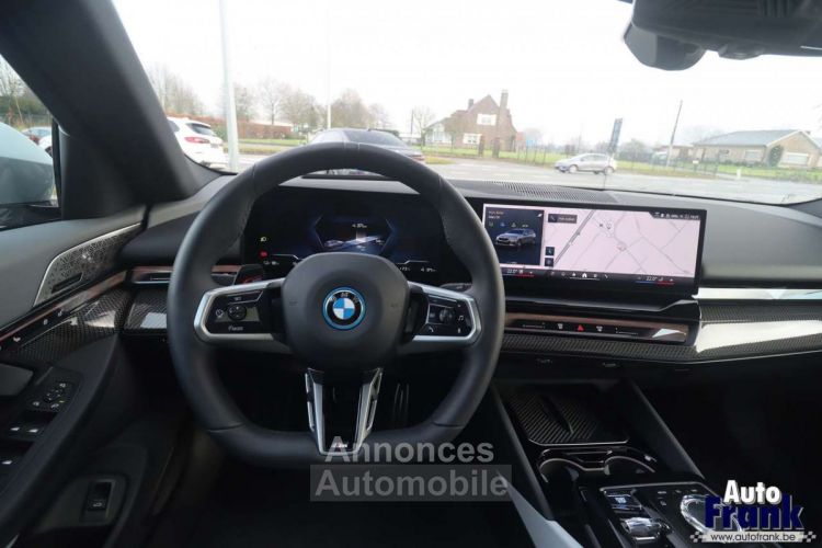 BMW i5 40 TOUR M-SPORT PANO SUSP PRO 360CAM B&W - <small></small> 72.950 € <small>TTC</small> - #28