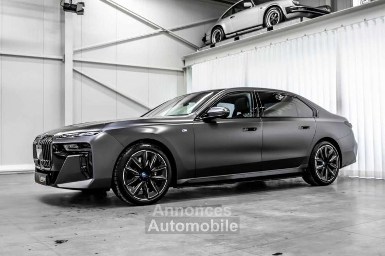 BMW i7 xDrive60 M Sport Massage Bowers SkyLounge ACC HUD - <small></small> 114.990 € <small>TTC</small> - #4