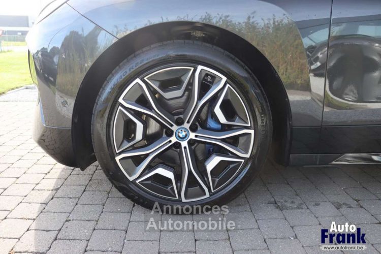 BMW iX 40 M-SPORT PANO TREKHK INCL WINTERSET - <small></small> 63.950 € <small>TTC</small> - #4