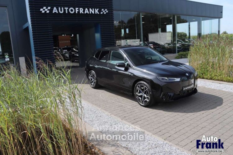 BMW iX 40 M-SPORT PANO TREKHK INCL WINTERSET - <small></small> 63.950 € <small>TTC</small> - #9