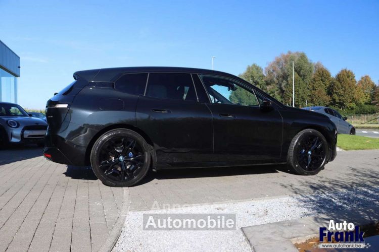 BMW iX 40 M-SPORT PANO TREKHK INCL WINTERSET - <small></small> 63.950 € <small>TTC</small> - #8