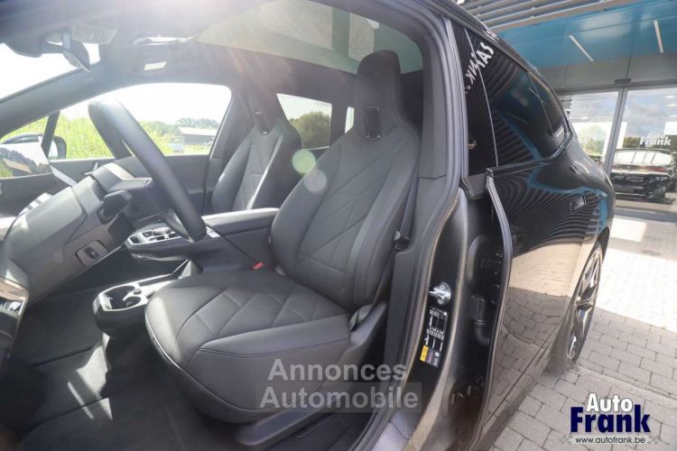 BMW iX 40 M-SPORT PANO TREKHK INCL WINTERSET - <small></small> 63.950 € <small>TTC</small> - #20