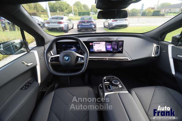 BMW iX 40 M-SPORT PANO TREKHK INCL WINTERSET - <small></small> 63.950 € <small>TTC</small> - #27