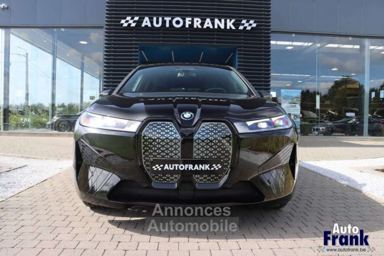 BMW iX 40 M-SPORT PANO TREKHK INCL WINTERSET - <small></small> 63.950 € <small>TTC</small> - #2