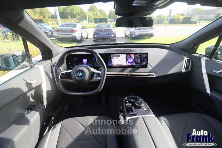 BMW iX 40 M-SPORT PANO TREKHK INCL WINTERSET - <small></small> 63.950 € <small>TTC</small> - #27