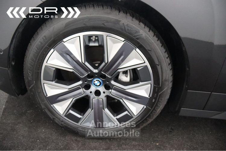 BMW iX 50 xDRIVE50 EDITION 1 12KW/h - NAVI SKY LOUNGE HARMAN KARDON - <small></small> 74.995 € <small>TTC</small> - #63